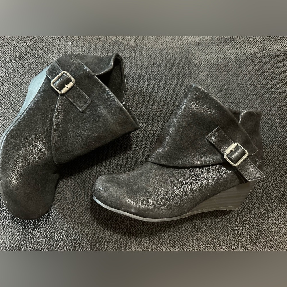 Girls size 4 Blowfish Booties